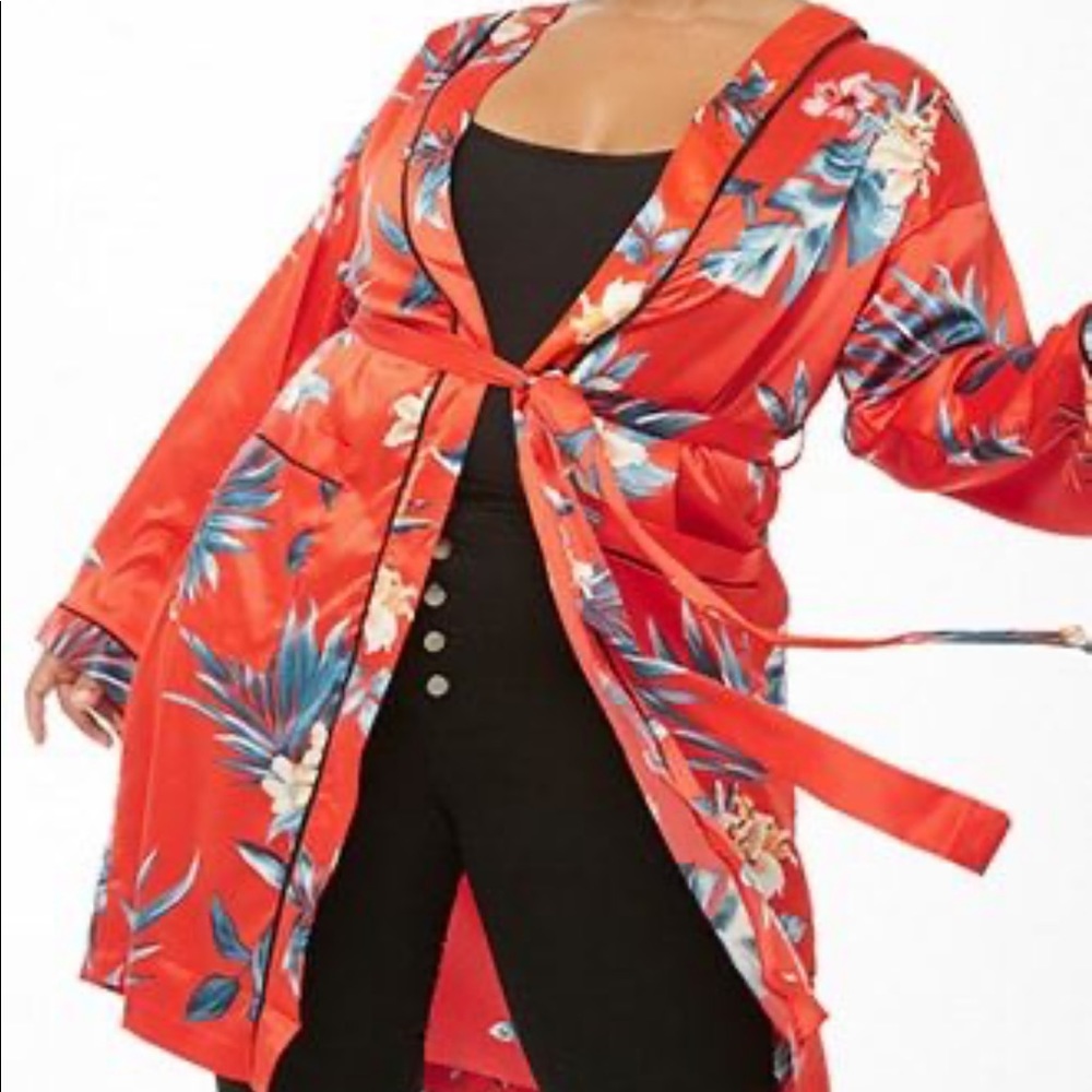 Forever 21 Tropical Floral Kimono 👘